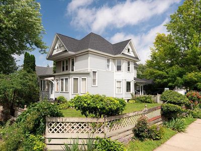 434 East Gillette STREET