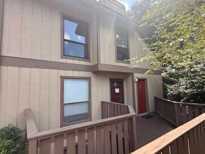 908 Woodcliff Dr