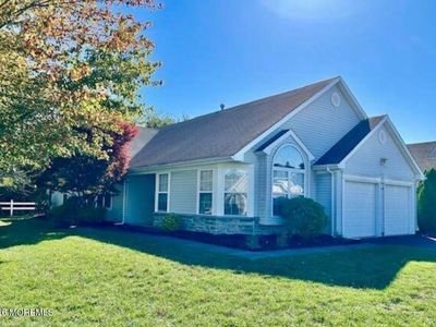 2430 Woodbine Lane
