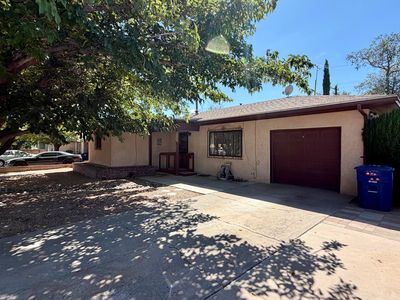 309 Estancia Dr NW