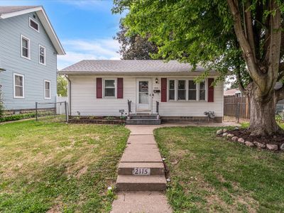 2115 W Pleasant St