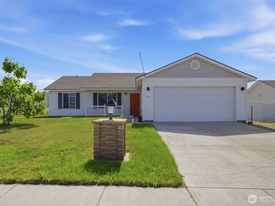 3415 Hawthorne Lane