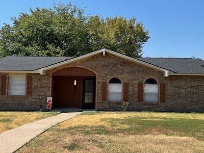 8411 Stallcup Dr