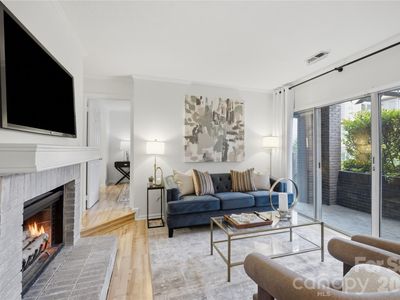 1109 E Morehead St APT 16