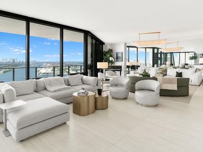 1000 Biscayne Blvd #3402