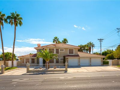 3013 W Oakey Blvd