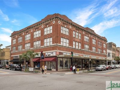 122 W Broughton St #204