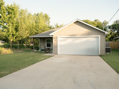 Property at 315 W Oak St, Whitewright, TX