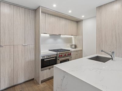 350 E 82nd St APT 5V