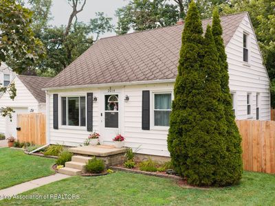 2014 Devonshire Ave