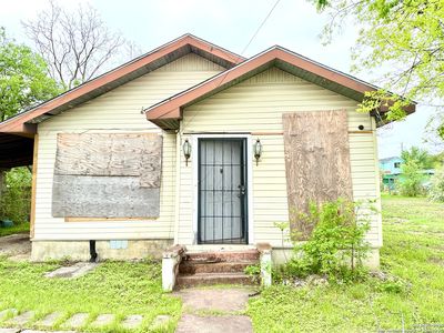 716 Sherman