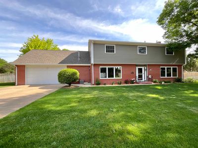 2521 Cedarberry Ln.