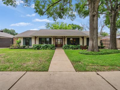 7727 Meadowvale Dr