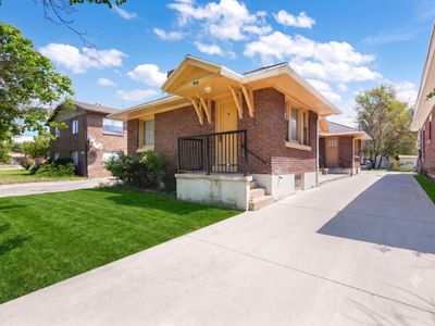 2122 Monroe Blvd