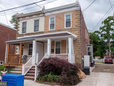 7 Center St