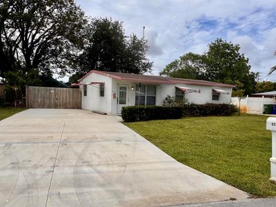 5771 NW 24th Ct