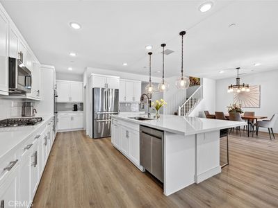2655 E Penelope Ln