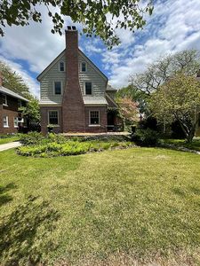 325 Paris Ave