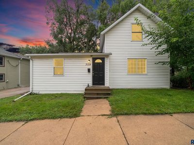 309 E 5th St
