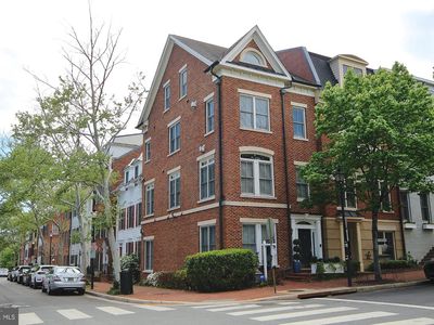 400 Oronoco St