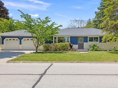 21 Crestwood DRIVE