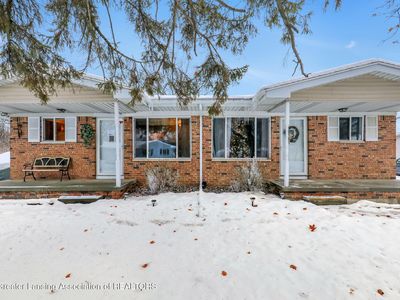 Property at 1700-1702 Lockbridge Dr, Lansing, MI