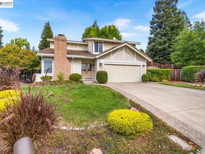 4 Woodview Ct