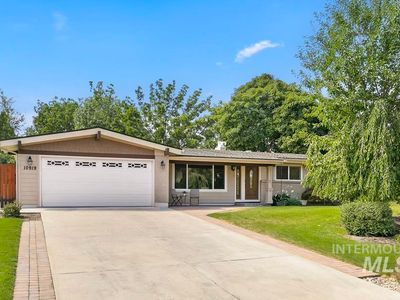 10919 W Cruser Dr