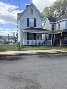 1129 Arch St