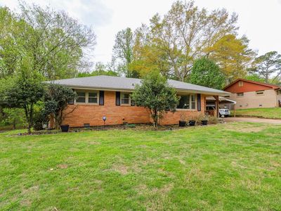 311 Oakwood Ln