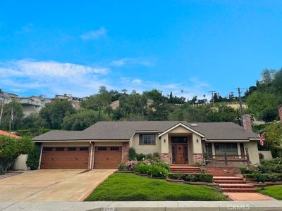 2411 Country Club Dr