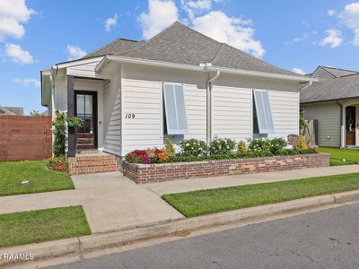109 Parker Ln