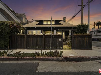 257 Windward Ave
