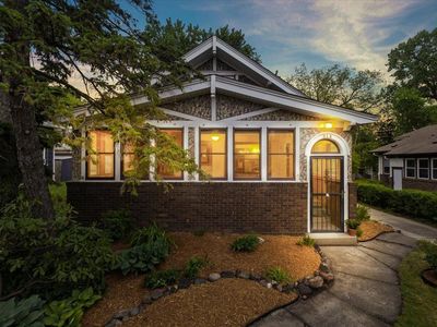 315 George St W