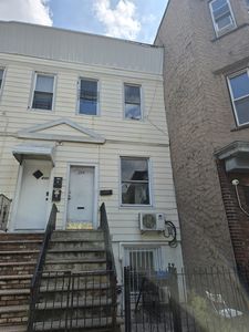 598 W Side Ave