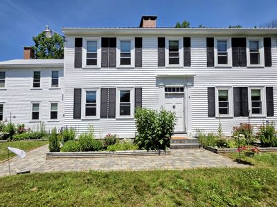 8 Christian Row