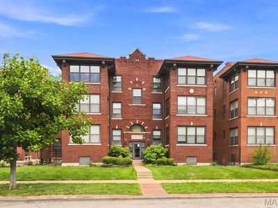 5625 Pershing Ave #11
