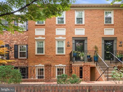 3203 Sutton Pl NW APT C