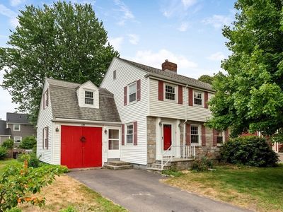 19 Colonial Dr