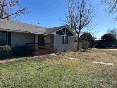 2202 NW Cheyenne Ave