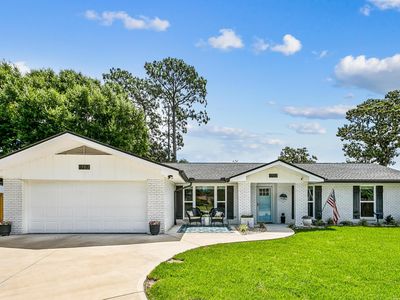1702 Green Palm Cir