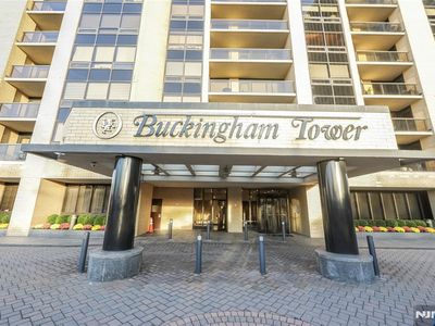 800 Palisade Ave APT 1903