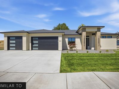 225 Riviera Dr