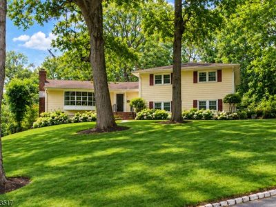 Property at 16 Warren Pl, New Providence, NJ