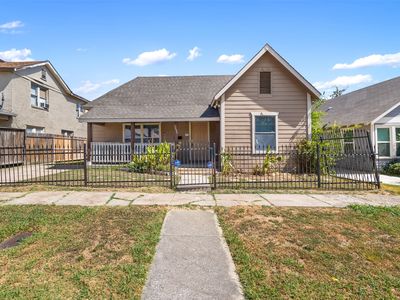 1235 E Leuda St