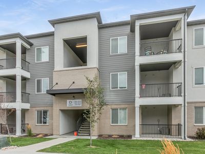 1454 N 3830 W #302