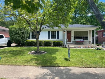 1525 Ackley Ave