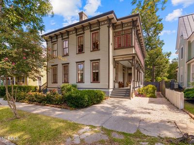 616-618 E Front Street