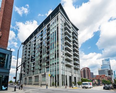 740 W Fulton St APT 1212
