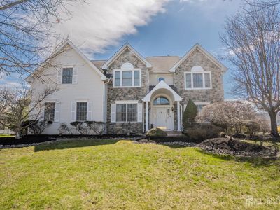 3 Colonial Ct